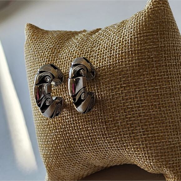 Brighton Scrolled 1/2 Hoop Earrings‎ - Picture 3 of 6